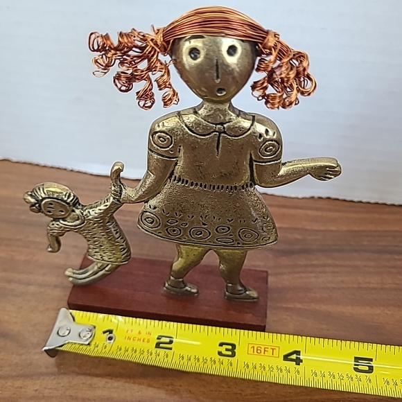 Country Crafts Tigaki Handmade Bronze Decorative Figurine on Wood Stand - Picture 6 of 7